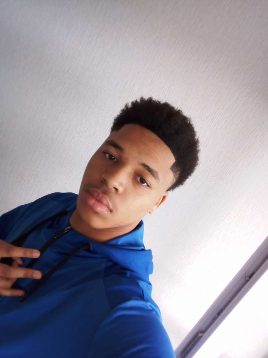 Profil de Théophane, 20 ans, Rencontre Amicale à Ftan