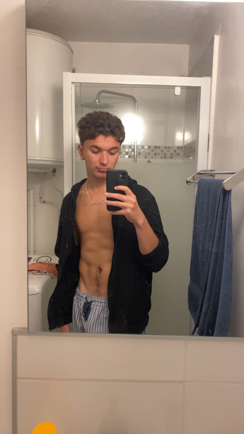 Profil de Andde, 21 ans, Rencontre Amicale à Vex