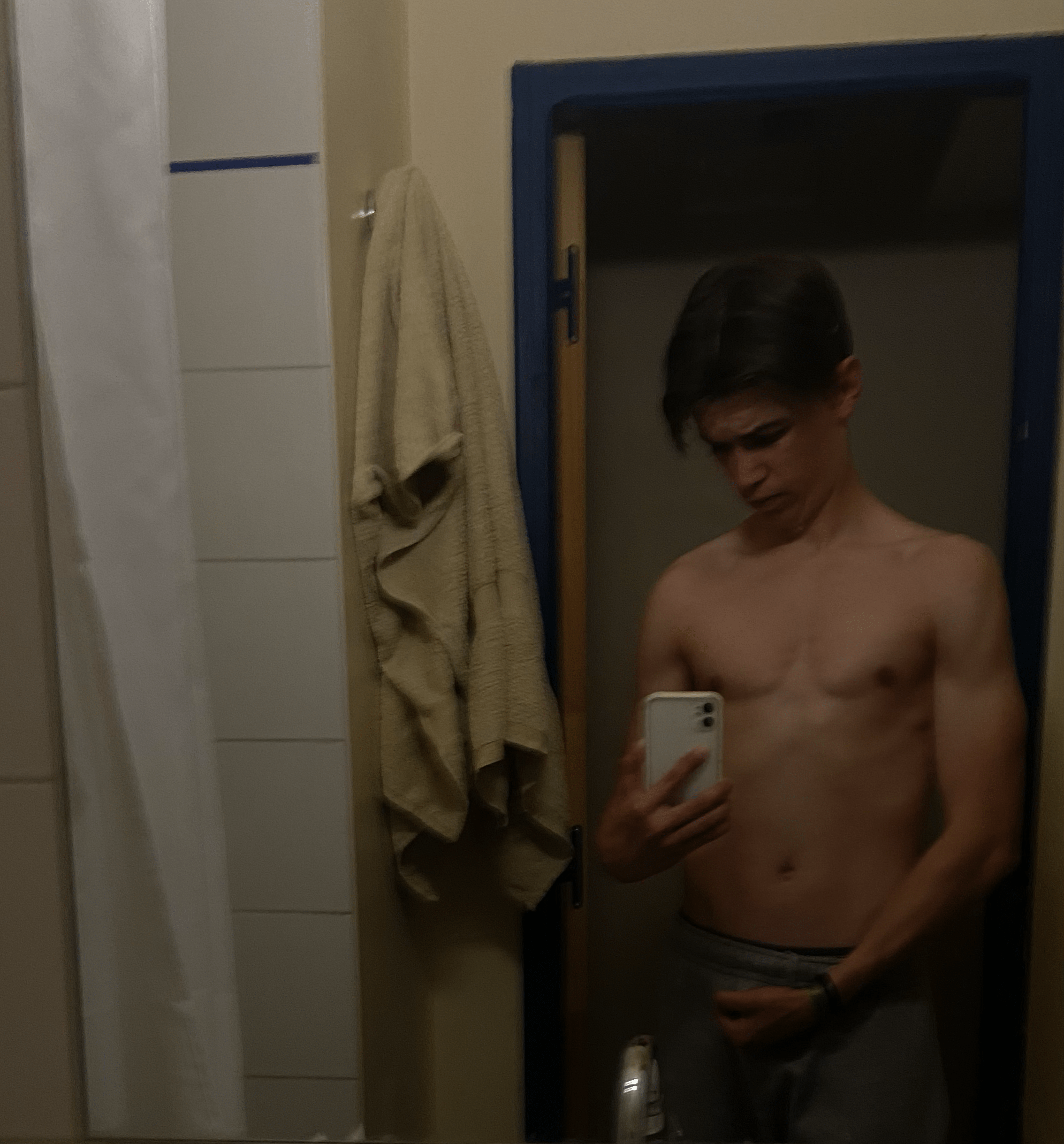 Profil de Johnson, 21 ans, Rencontre Amicale à Rhäzüns