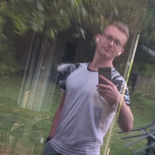 Profil de Hogan, 26 ans, Rencontre Amicale à Bratsch